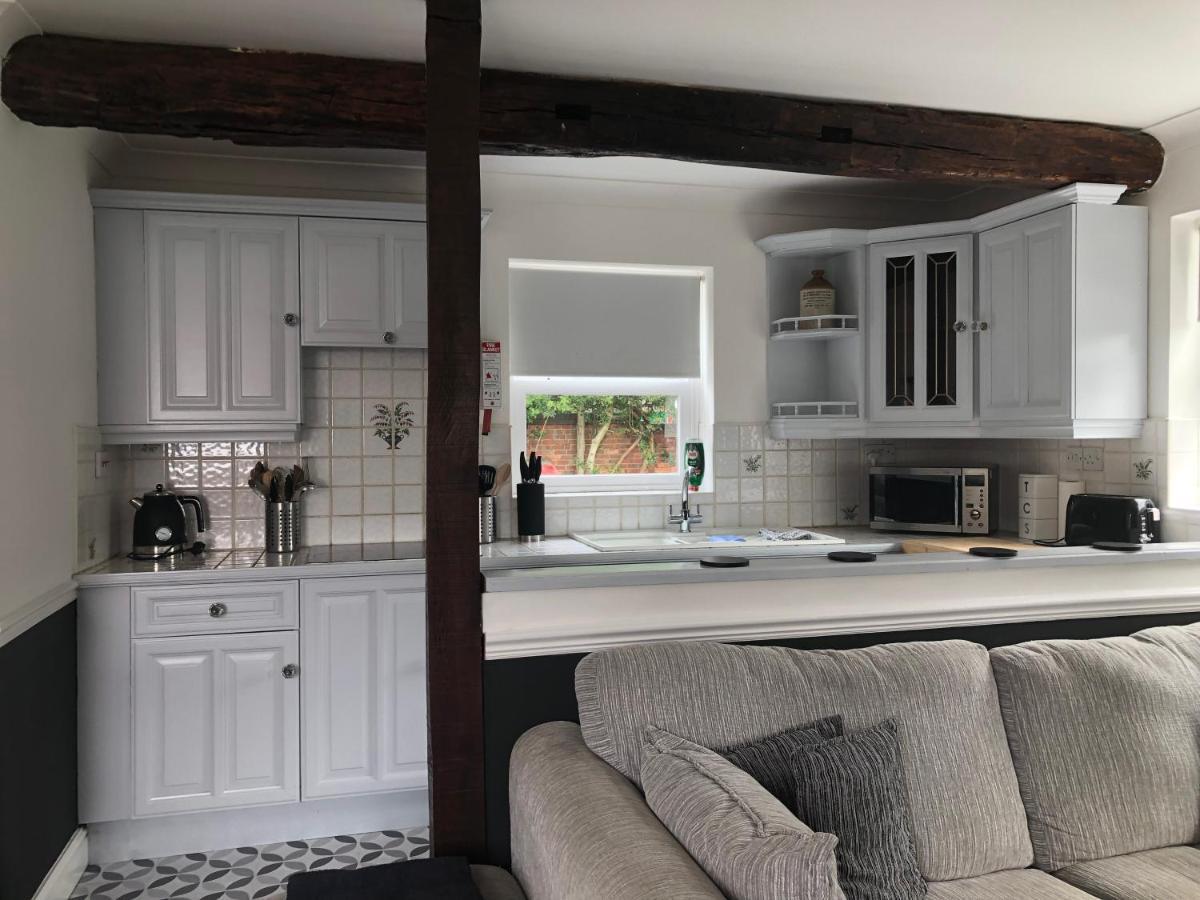 The Garden Suite Denby Village Екстериор снимка