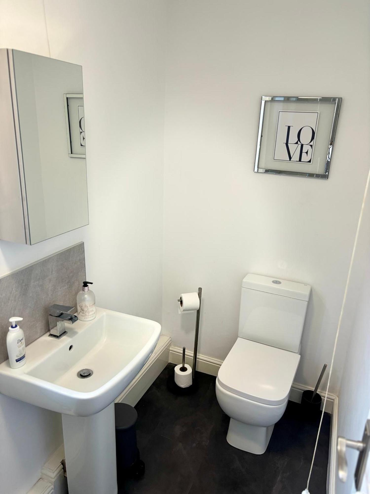 The Garden Suite Denby Village Екстериор снимка