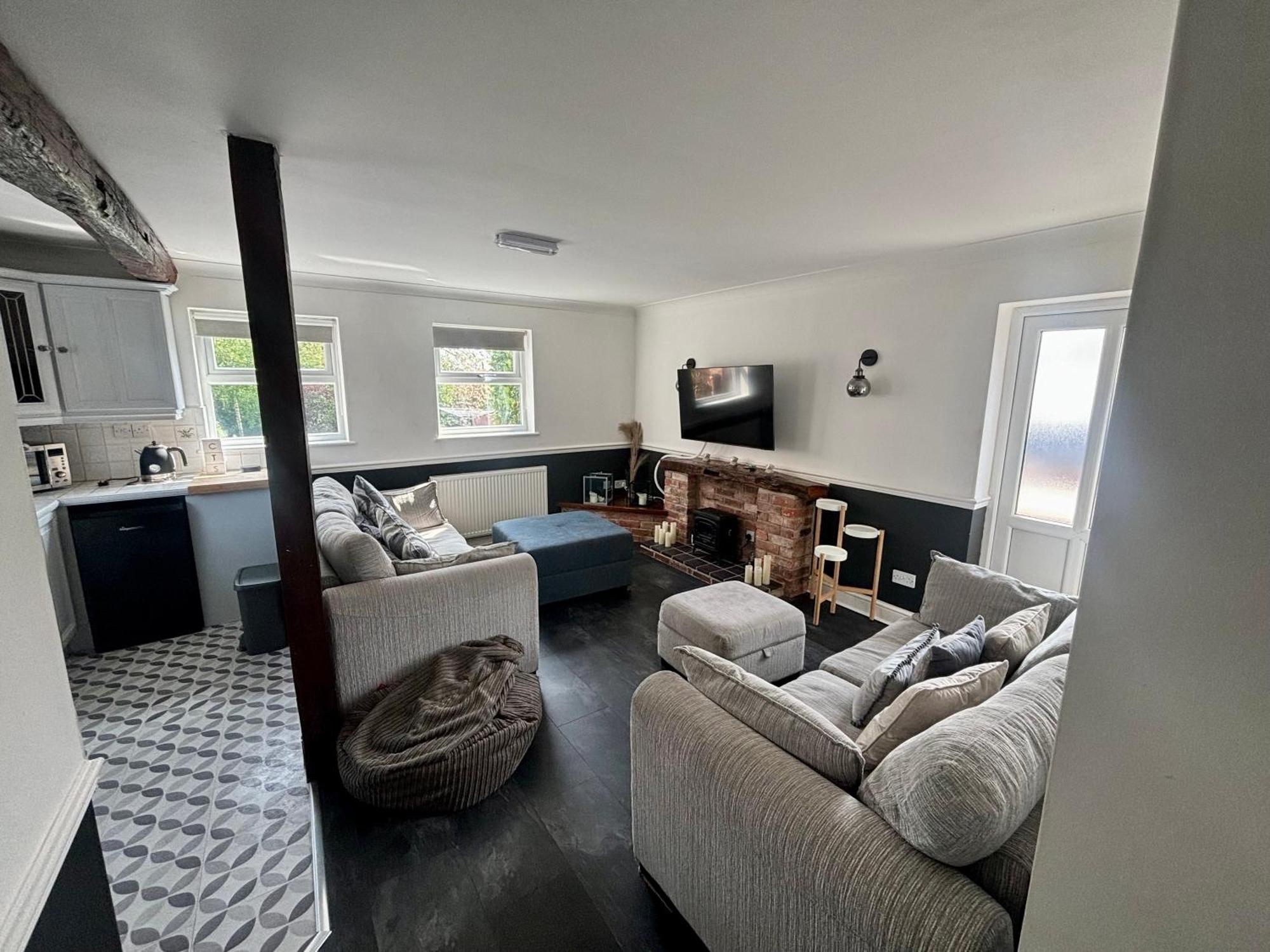 The Garden Suite Denby Village Екстериор снимка